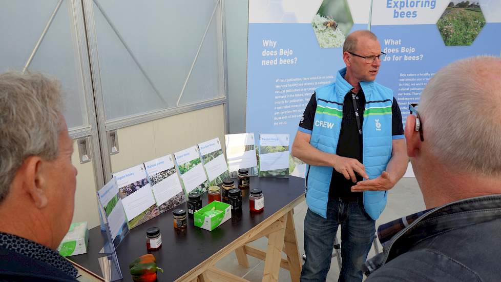 Behalve vollegrondsgroente,was er ook utleg over het eigen bijenprogramma van Bejo dat nu drie jaar actief is. Met een eigen internationale Bee Group steekt Bejo in op de vermeerdering van sterke bijen. „Met 10.000 bijenvolken, verdeeld over teeltlocaties