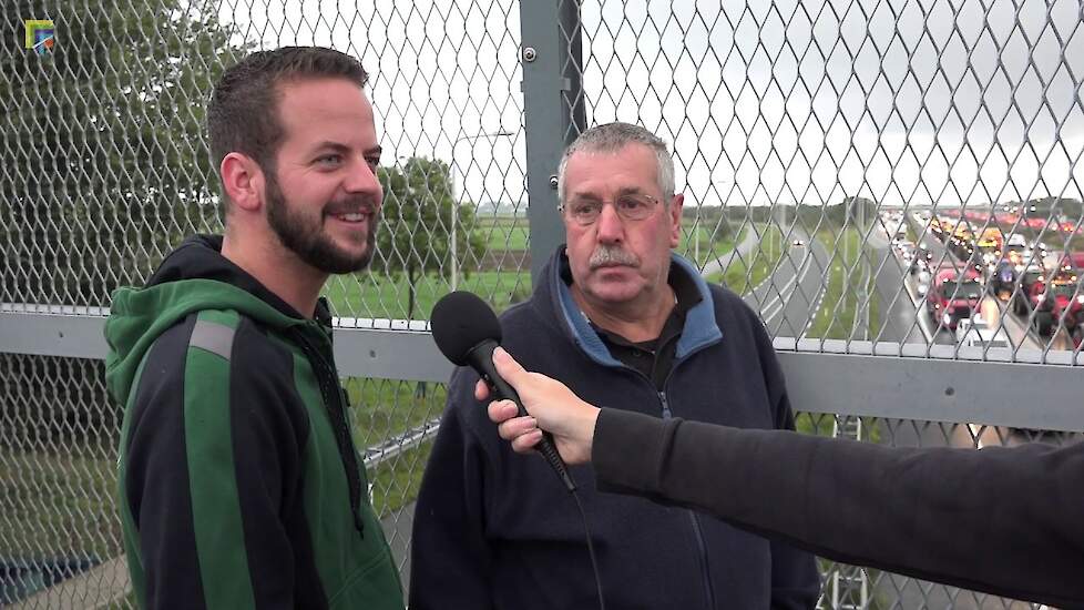 Trekkers voor boeren protest op de snelweg bij Harmelen #agractie #boerenprotest #trotsopdeboer