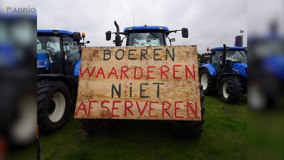 Boeren nemen ludieke spandoeken mee naar Den Haag #agractie #boerenprotest #trotsopdeboer