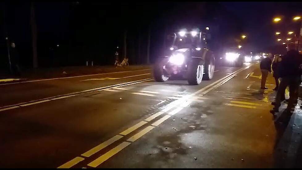 Boeren arriveren in de omgeving van het RIVM in Bilthoven