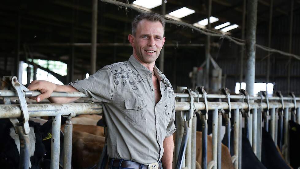 Jeroen van Maanen gaat biologisch boeren, maar houdt het gas er op. „Je zult mij niet zien met geitenwollen sokken en een strootje op m'n lip.”