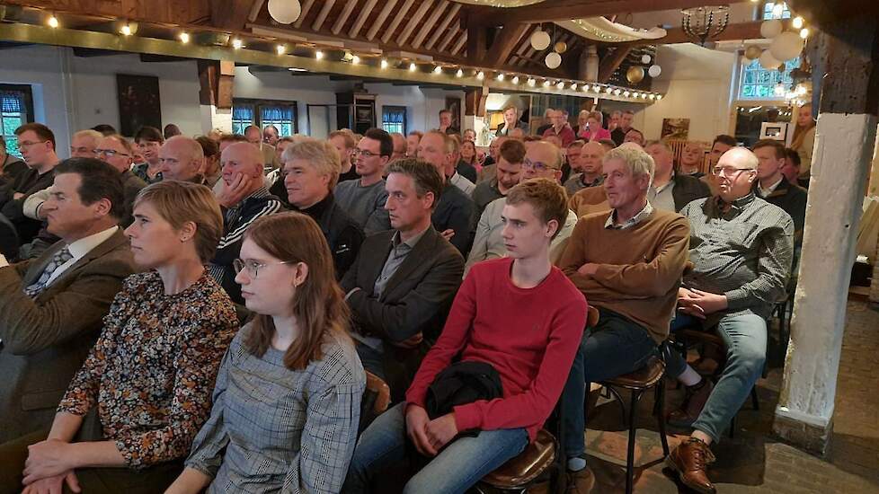 Een volle zaal tijdens de thema-avond van Agraaf.