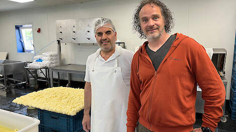 Henno Hak (rechts) samen met Abdul Chaban uit Syrië, een van de ondernemers die gebruikmaken van het ZuivelLokaal.