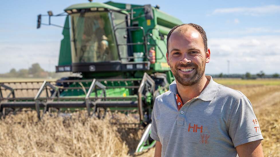 De eerste tarwe van Joost Waiboer kwam medio augustus van het land, het laatste perceel is vorige week vrijdag gedorst. De akkerbouwer teelt in totaal 34 hectare tarwe.