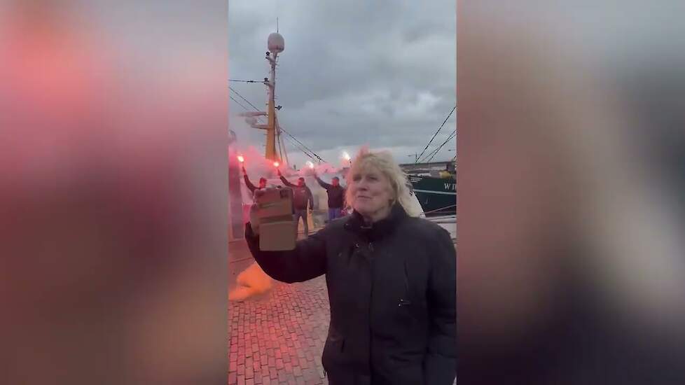 Boeren en vissers protesteren tegen stikstofbeleid in Den Oever - 9-2-24