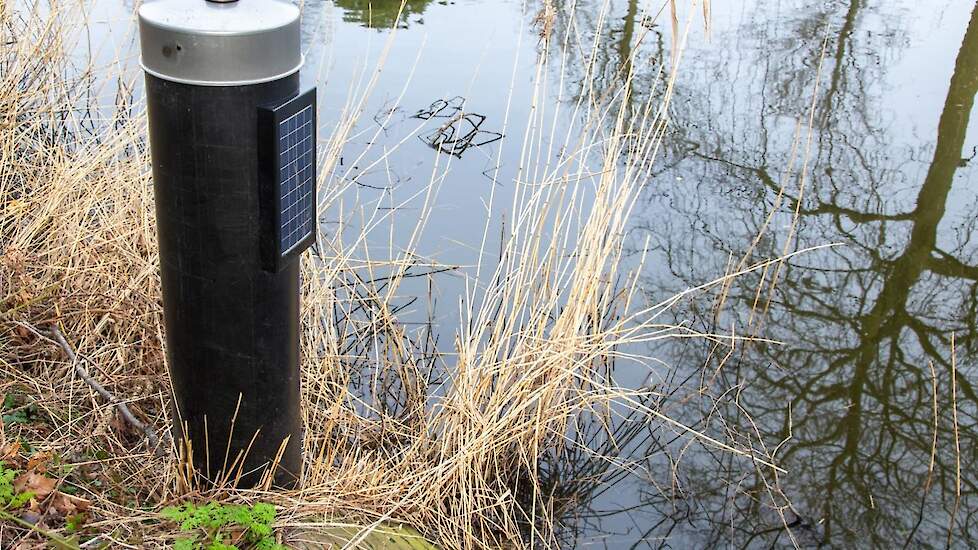 Een meetpunt waterkwaliteit bij Hoorn.