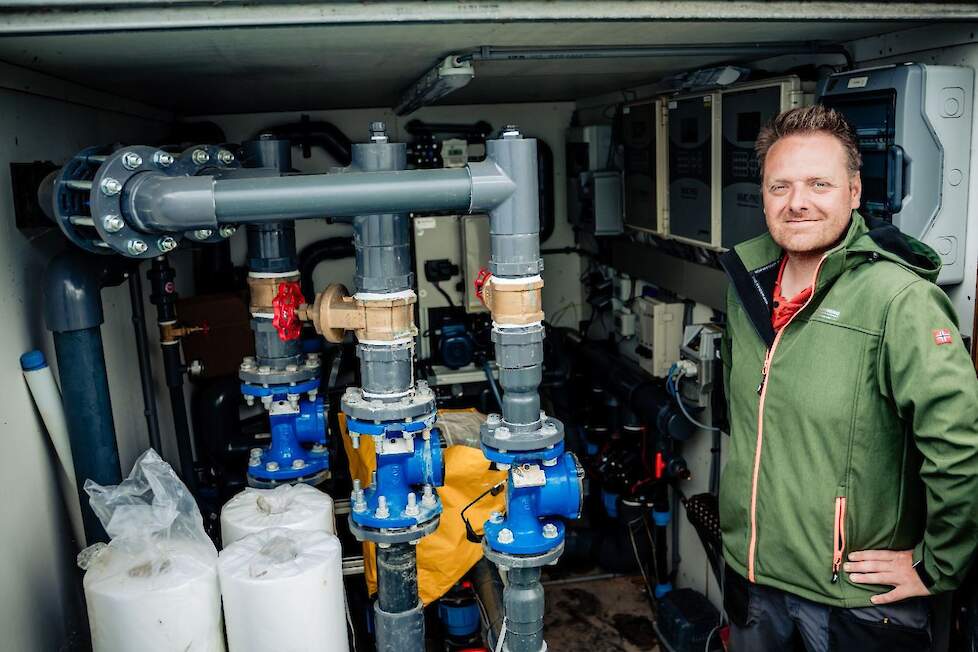 Akkerbouwer Mark Slot bij de ondergrondse installatie.