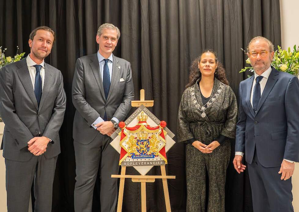 V.l.n.r. Michiel Goedegebuur, Wouter Kolff (Commissaris van de Koning Zuid-Holland), Abigail Norville (wethouder Rotterdam) en Wim Goedegebuur.