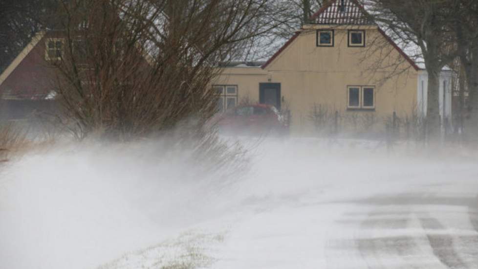 Stuifsneeuw in N.O Groningen (foto: Jannes Wiersema)