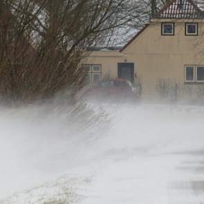 Stuifsneeuw in N.O Groningen (foto: Jannes Wiersema)